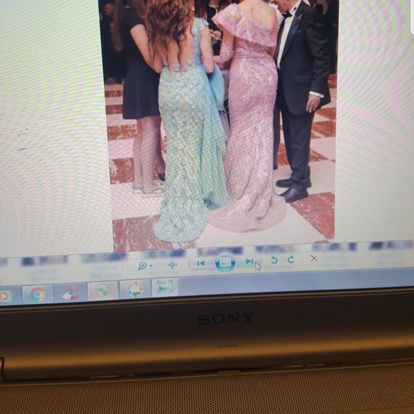 Evening dress - Picture 5 of 8